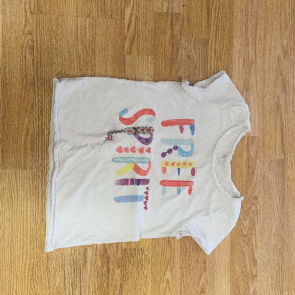 A kid pick t shirt
